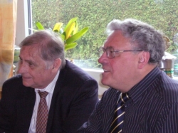 Bereits zum 6. Mal war Robert Antretter (links) bei Ewald Schniepp und seinen SPD-Senioren zu Gast. FOTOS: Tim Zajontz