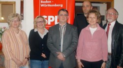 Die neue Führungsriege der SPD im oberen Filstal um ihren neuen Vorsitzenden Horst Bitter (3. von links). FOTO: SPD