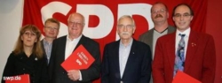 Die Geehrten des Geislinger SPD-Ortsvereins zusammen mit Thomas Reiff (Zweiter von rechts). FOTO: SPD